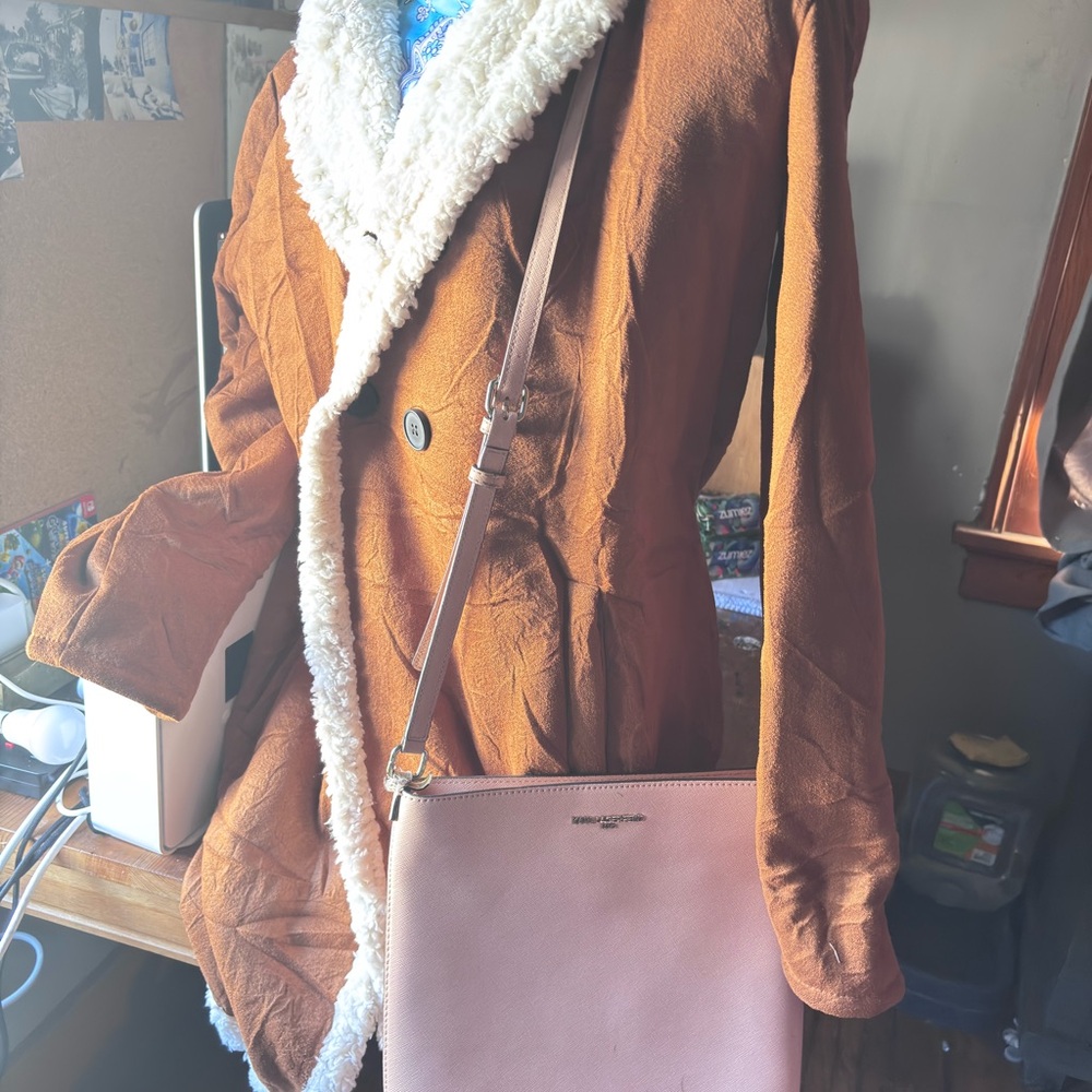 Elegant Pink Crossbody Bag